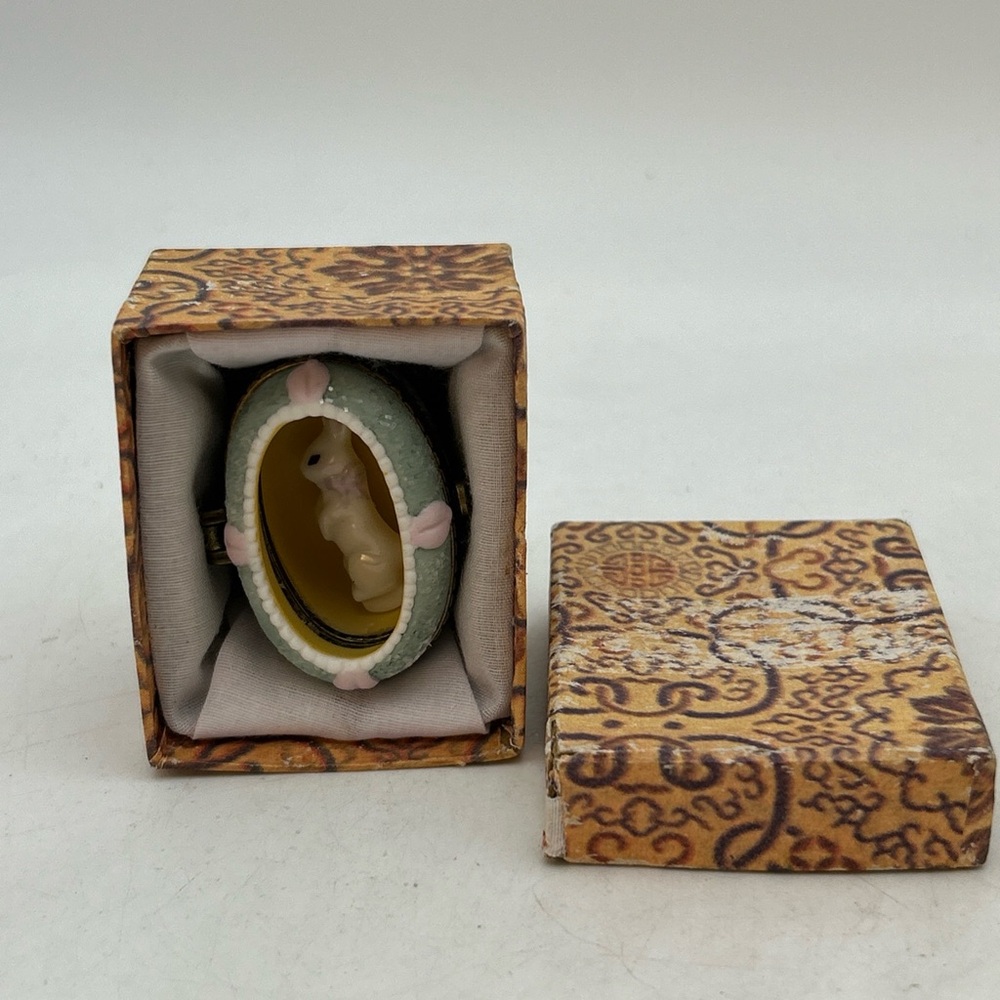 Vtg 1-3/4” Porcelain Easter Bunny Hinged Box Egg Shadow Box Decor